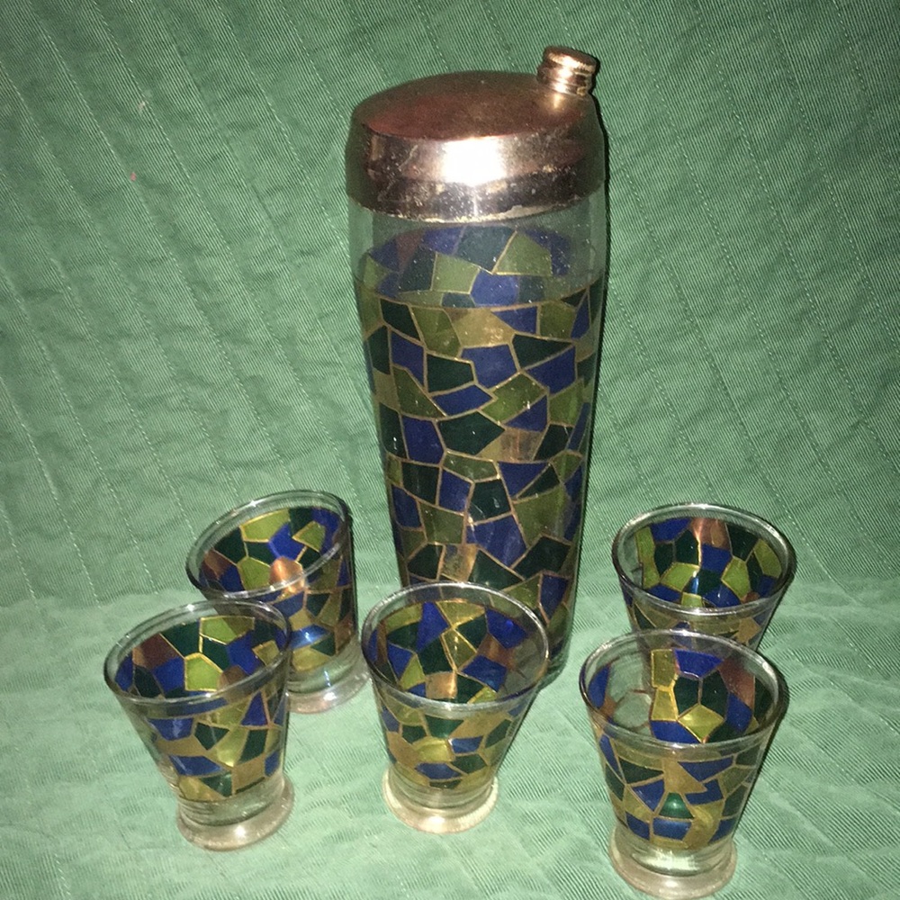 Shaker and 5 shot glasses
